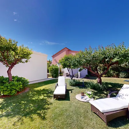 Enjoy Your - - Penzion 3*